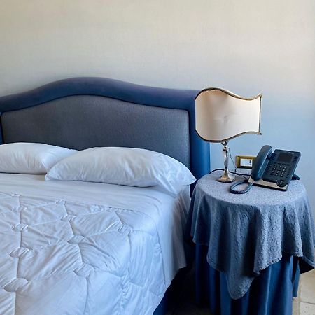 Hotel Saraceno Al Faro Taranto Kültér fotó