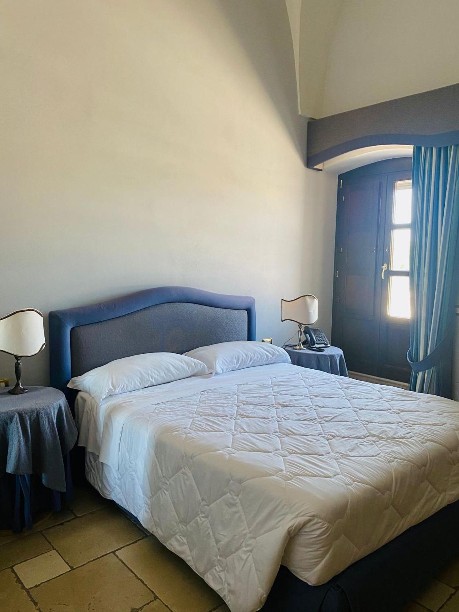 Hotel Saraceno Al Faro Taranto Kültér fotó