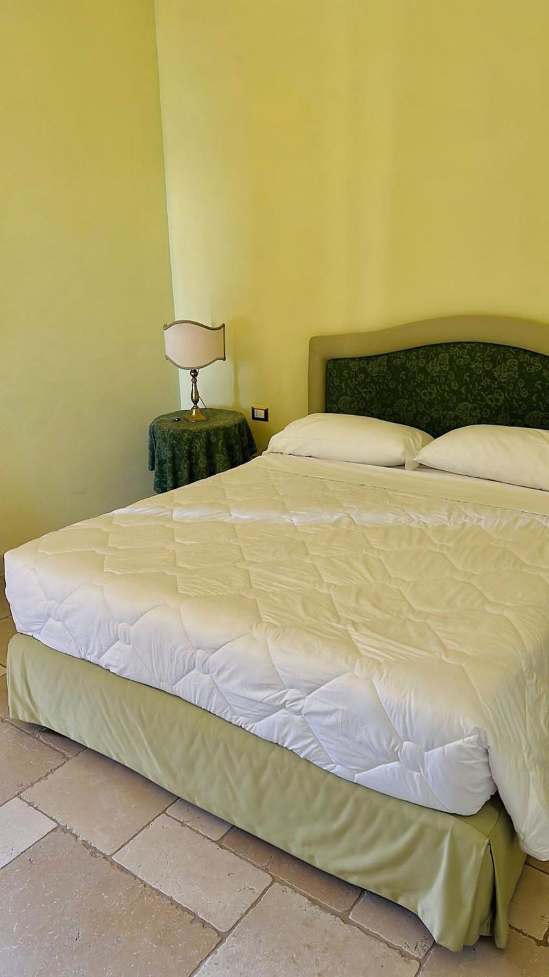 Hotel Saraceno Al Faro Taranto Kültér fotó